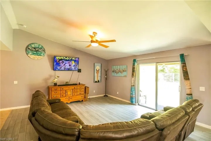 1812 Sw 32nd St, Cape Coral Fl 33914