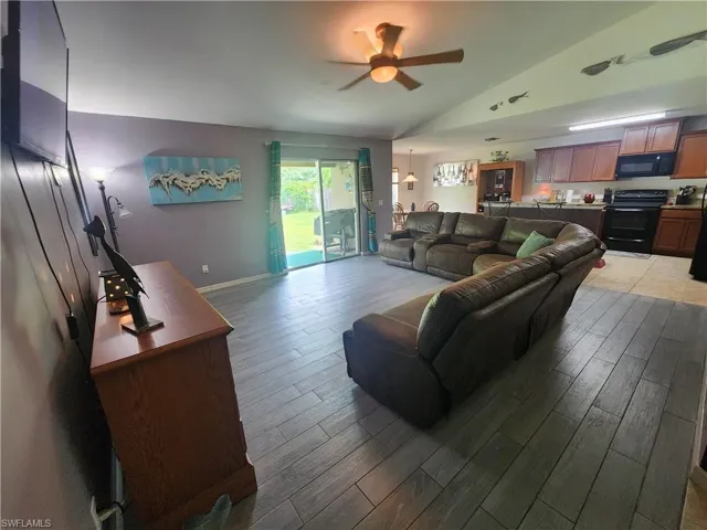 1812 Sw 32nd St, Cape Coral Fl 33914