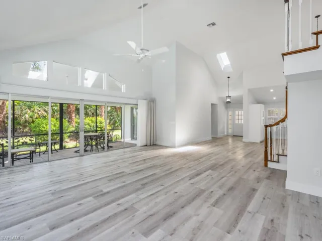 1131  Crayton  RD, Naples, FL 34102