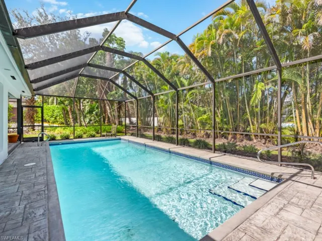 Pool screened in area