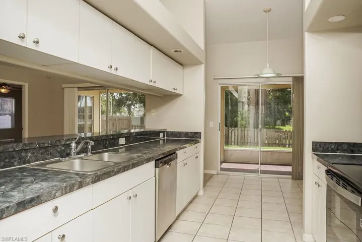 7703 33rd Ln E, Sarasota, Florida 34243