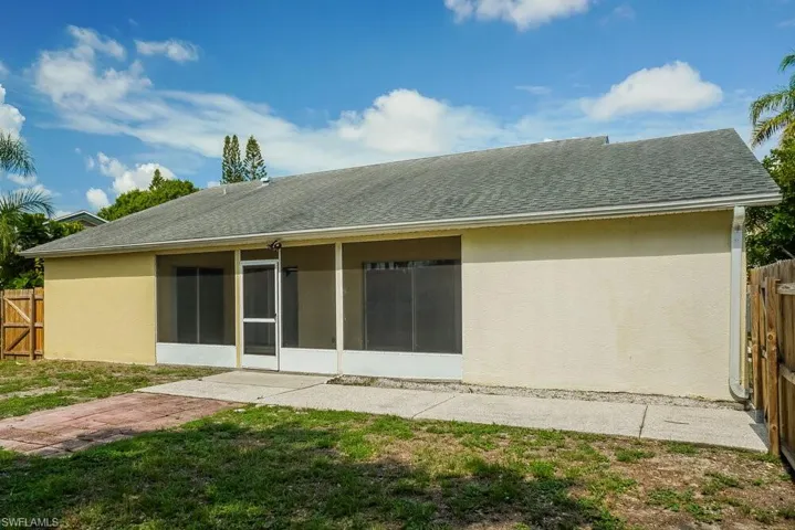 7703 33rd Ln E, Sarasota, Florida 34243