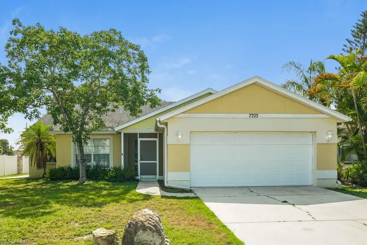 7703 33rd Ln E, Sarasota, Florida 34243