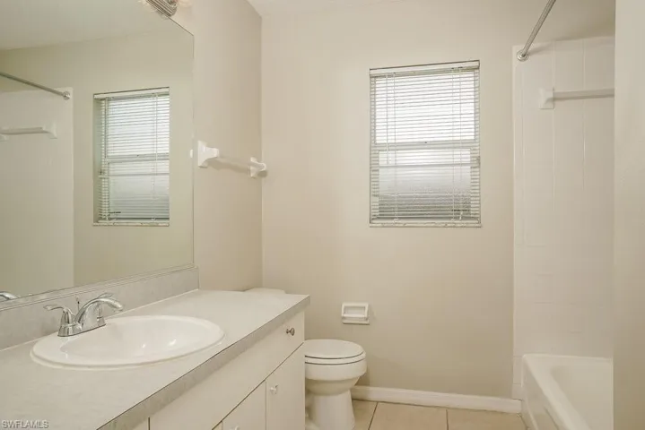 7703 33rd Ln E, Sarasota, Florida 34243
