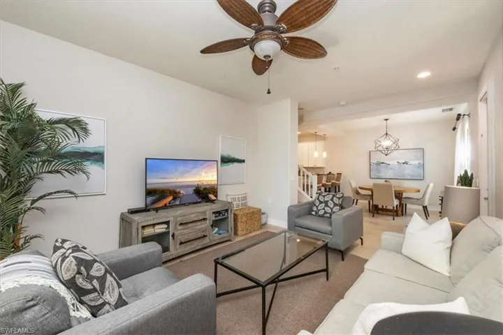 9105  Yuba  LN, Naples, FL 34113