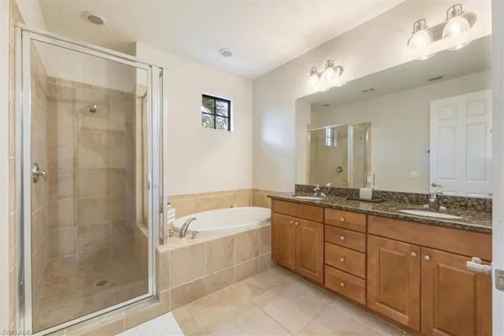 9105  Yuba  LN, Naples, FL 34113
