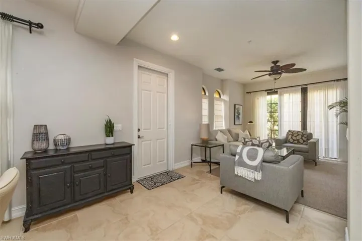 9105  Yuba  LN, Naples, FL 34113