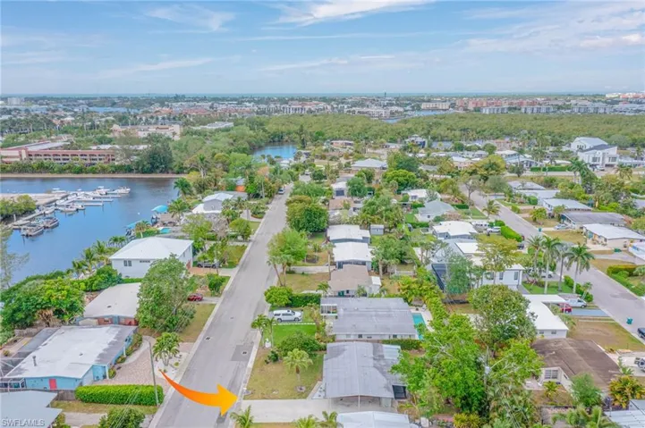 2123  Harbor  LN, Naples, FL 34104