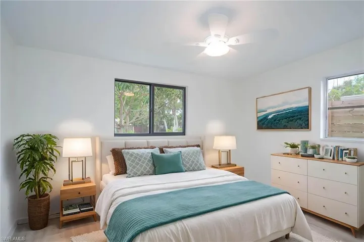 2123  Harbor  LN, Naples, FL 34104