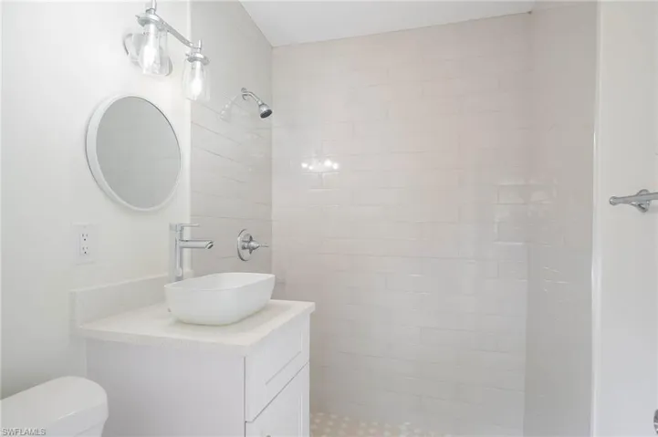 2123  Harbor  LN, Naples, FL 34104