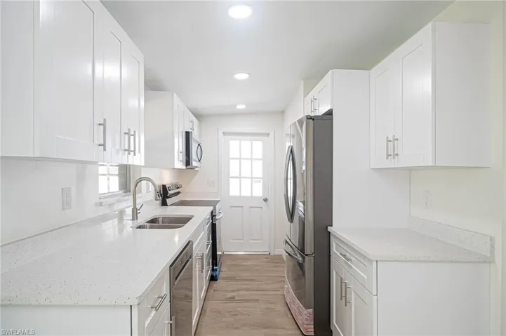 2123  Harbor  LN, Naples, FL 34104
