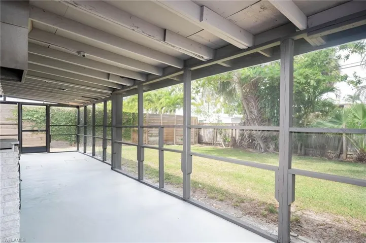 2123  Harbor  LN, Naples, FL 34104