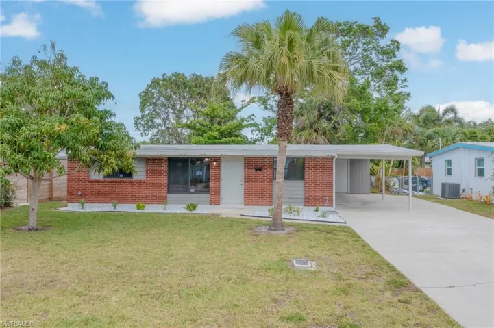 2123  Harbor  LN, Naples, FL 34104