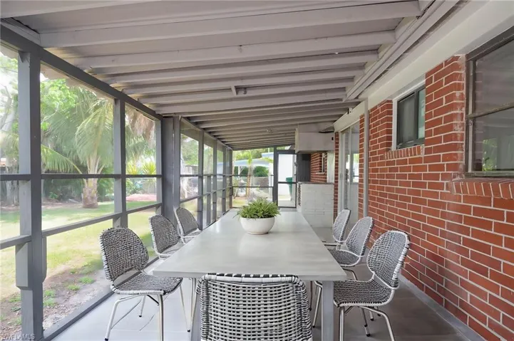 2123  Harbor  LN, Naples, FL 34104
