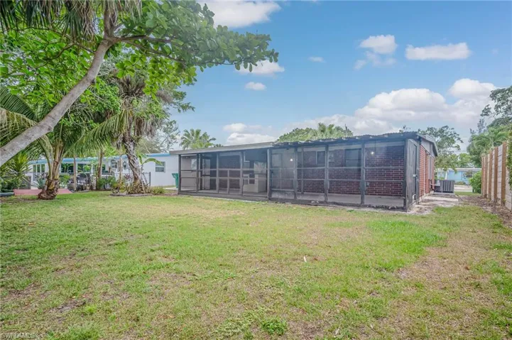 2123  Harbor  LN, Naples, FL 34104