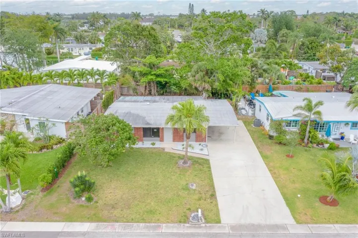 2123  Harbor  LN, Naples, FL 34104
