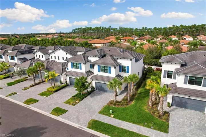 7578  Rockefeller  DR, Naples, FL 34119