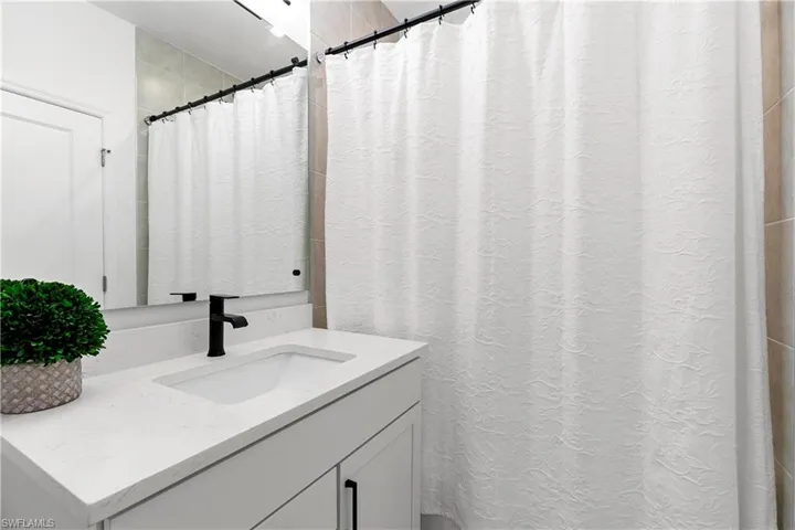 7578  Rockefeller  DR, Naples, FL 34119