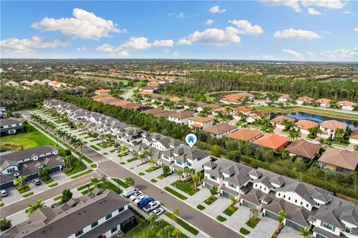 7578  Rockefeller  DR, Naples, FL 34119
