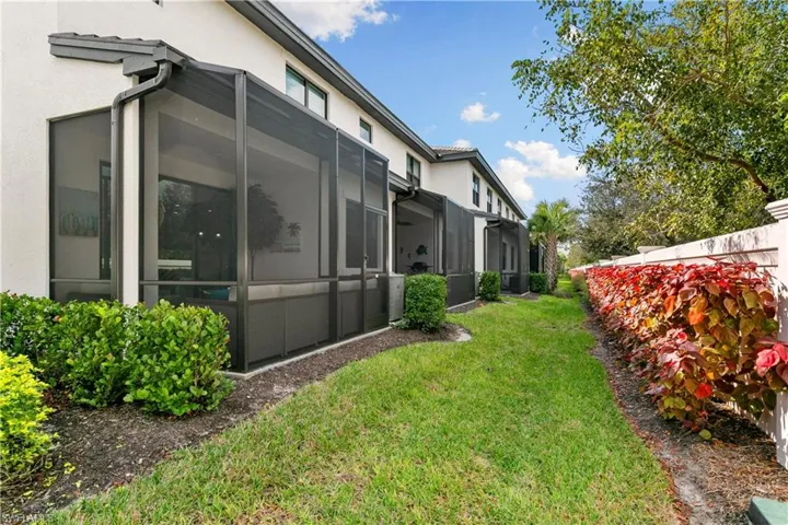 7578  Rockefeller  DR, Naples, FL 34119