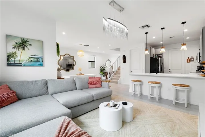 7578  Rockefeller  DR, Naples, FL 34119