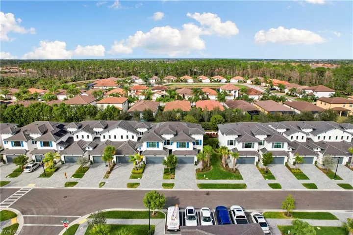 7578  Rockefeller  DR, Naples, FL 34119