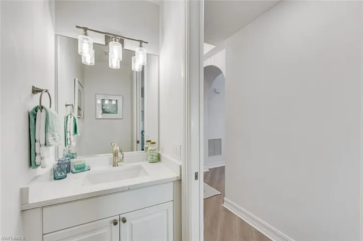 805 Bentwater Cir 104, Naples, Florida 34108