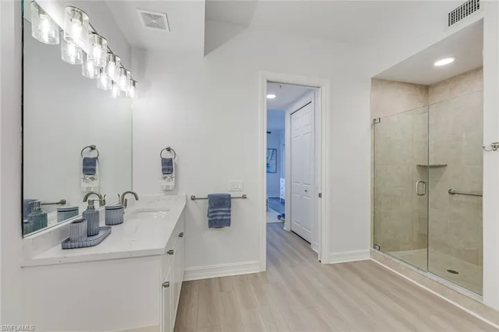 805 Bentwater Cir 104, Naples, Florida 34108