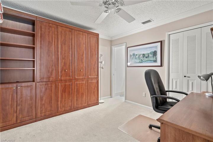 Guest suite w/half bath and Murphy bed