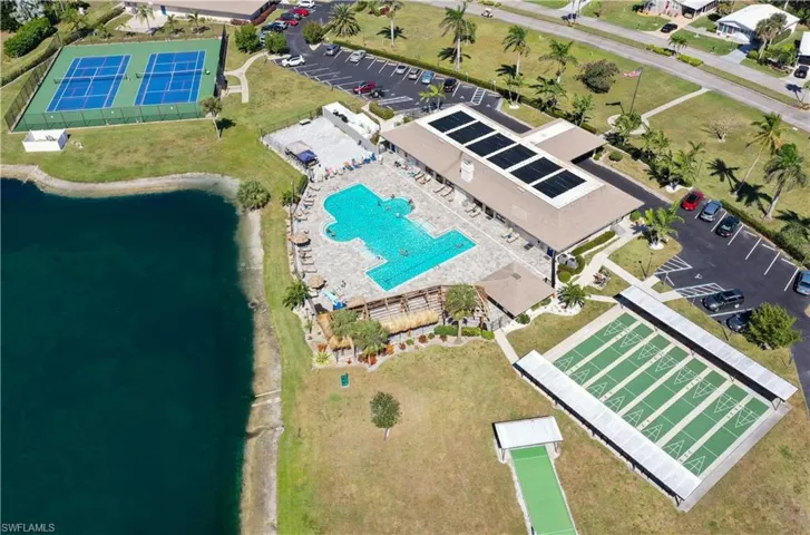 523  Charlemagne  BLVD, Naples, FL 34112