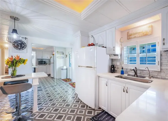 523  Charlemagne  BLVD, Naples, FL 34112