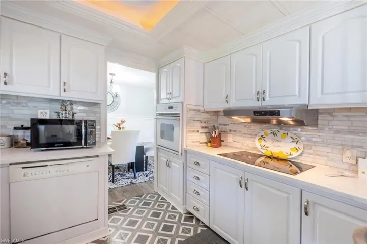 523  Charlemagne  BLVD, Naples, FL 34112