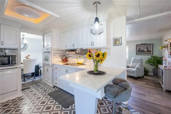 523  Charlemagne  BLVD, Naples, FL 34112