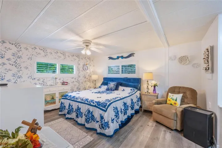 523  Charlemagne  BLVD, Naples, FL 34112