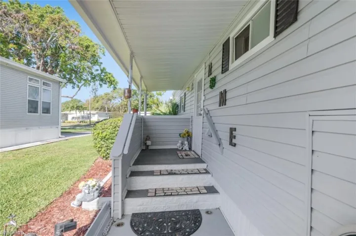 523  Charlemagne  BLVD, Naples, FL 34112