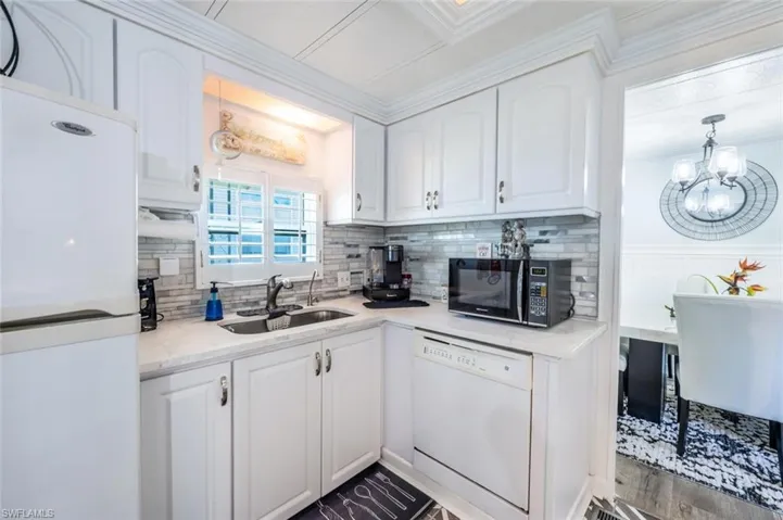 523  Charlemagne  BLVD, Naples, FL 34112