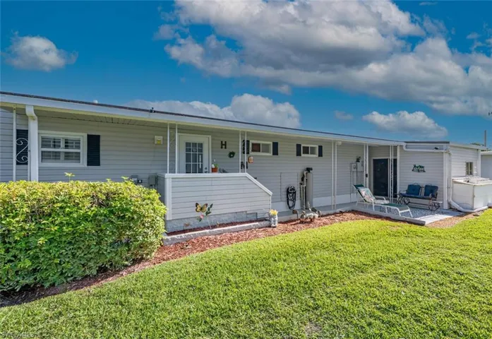 523  Charlemagne  BLVD, Naples, FL 34112