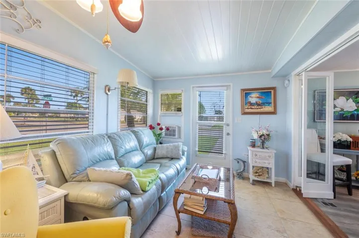 523  Charlemagne  BLVD, Naples, FL 34112
