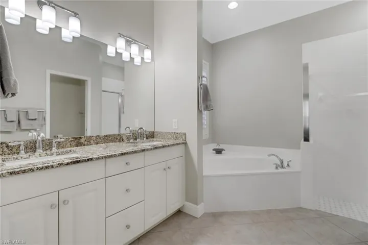 6075  Shallows  WAY, Naples, FL 34109