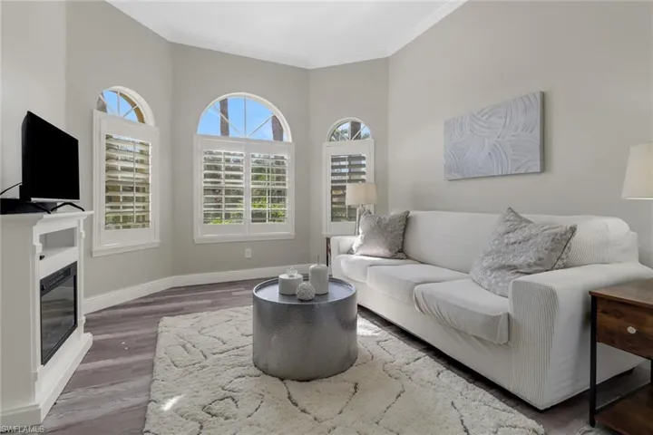 6075  Shallows  WAY, Naples, FL 34109