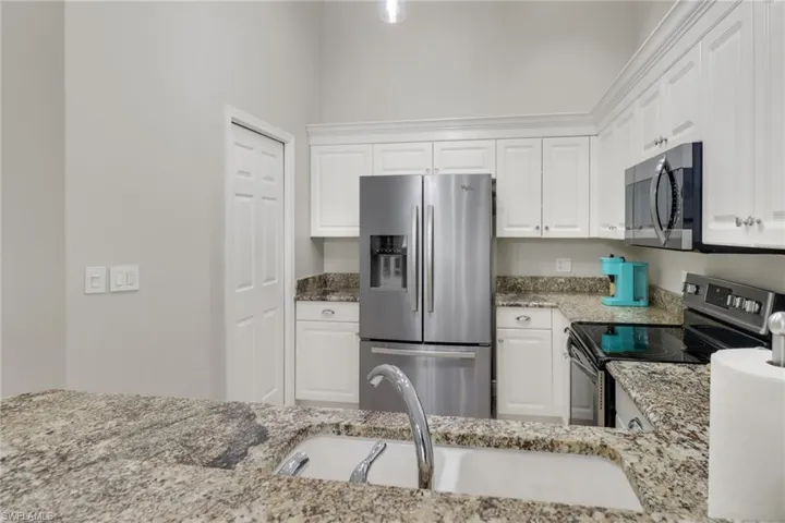 6075  Shallows  WAY, Naples, FL 34109