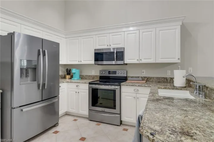 6075  Shallows  WAY, Naples, FL 34109