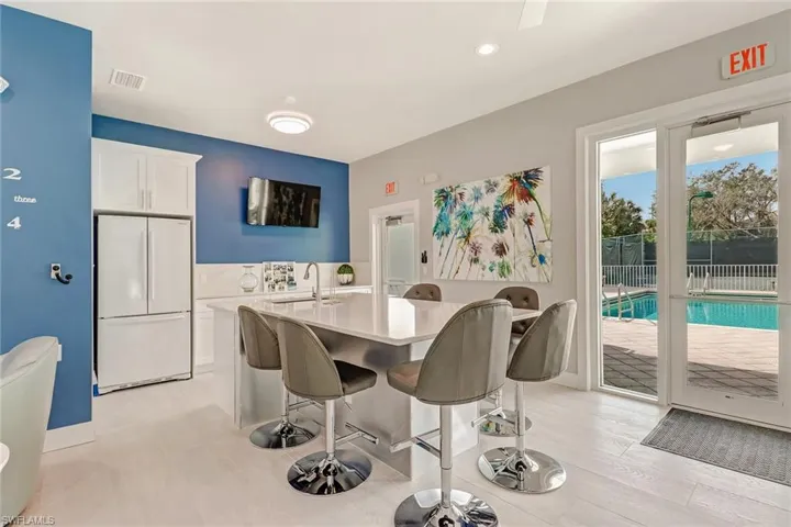 6075  Shallows  WAY, Naples, FL 34109