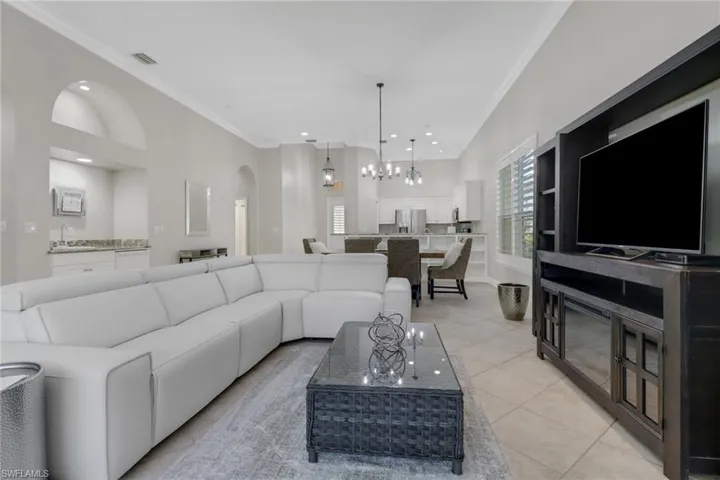 6075  Shallows  WAY, Naples, FL 34109