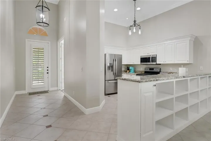 6075  Shallows  WAY, Naples, FL 34109