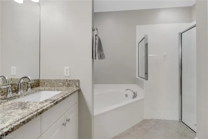 6075  Shallows  WAY, Naples, FL 34109
