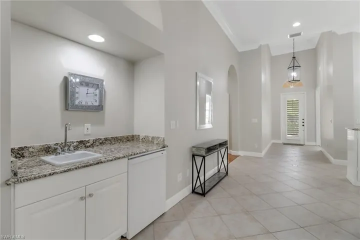 6075  Shallows  WAY, Naples, FL 34109