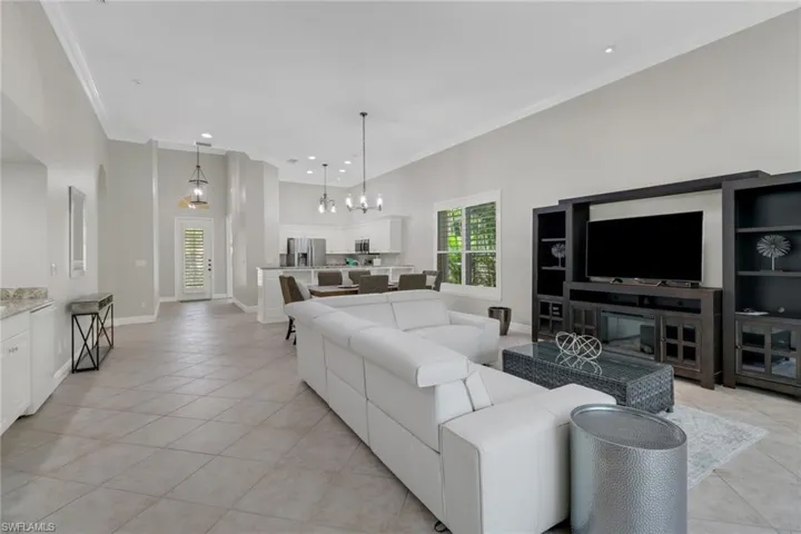 6075  Shallows  WAY, Naples, FL 34109