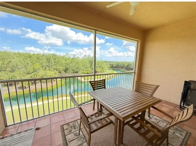 Screened Lanai for outdoor dining