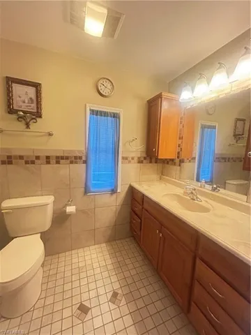 611 Sunset Ln, North Fort Myers, Florida 33903